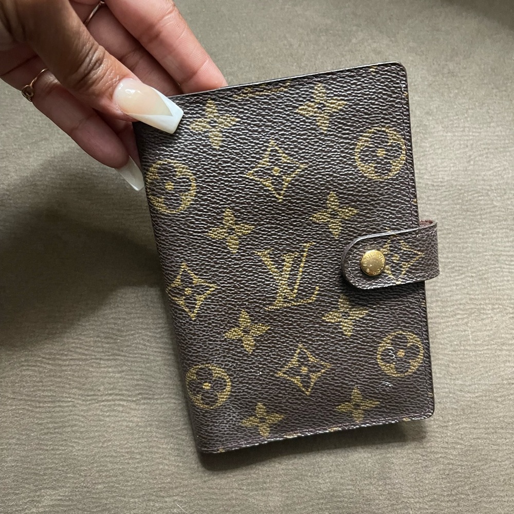 Louis Vuitton Agenda (passport size)